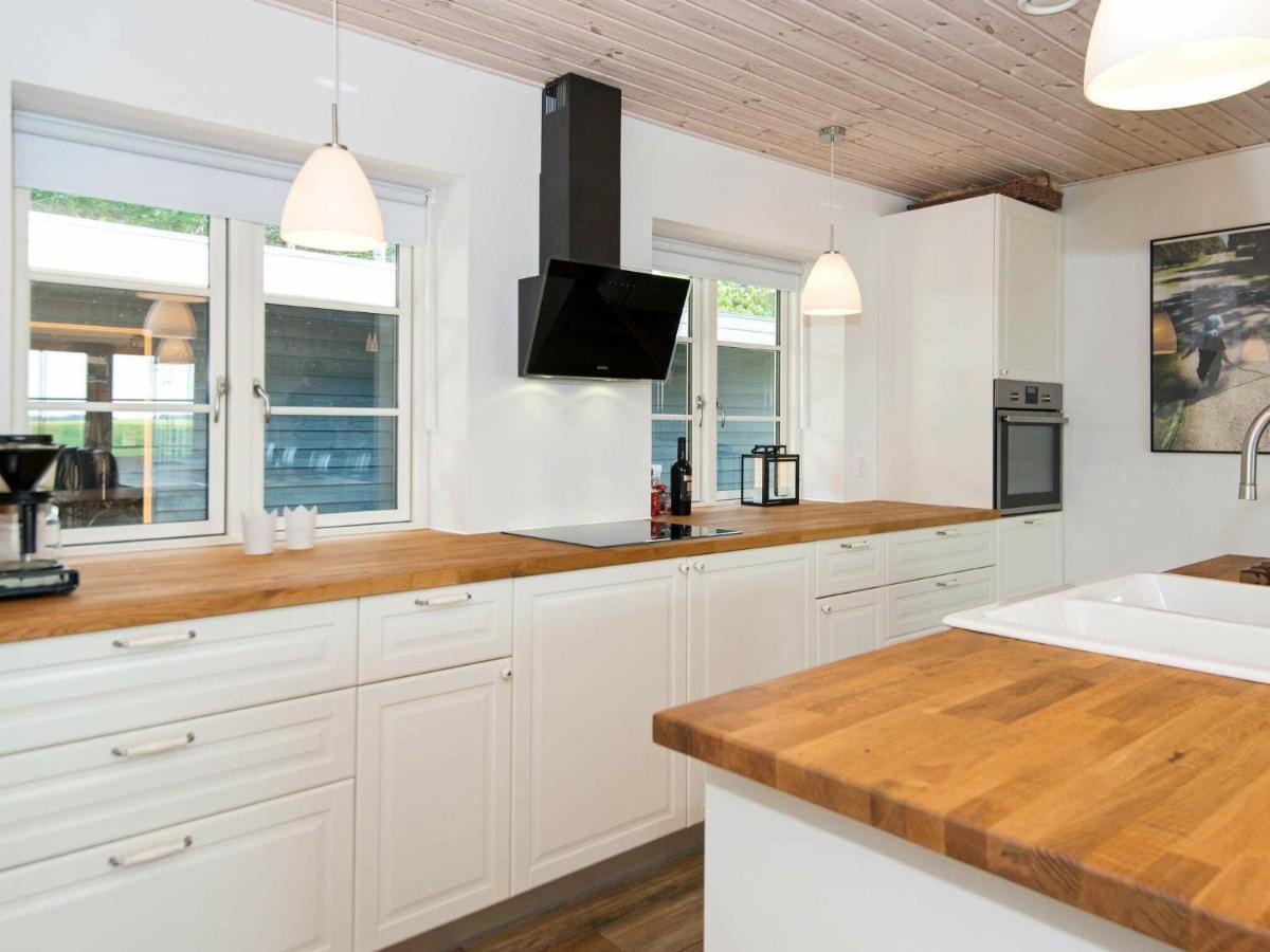 10 Person Holiday Home In Glesborg Экстерьер фото
